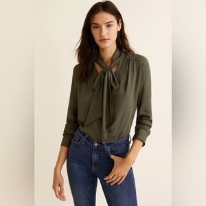 Bebe tie neck bow bodysuit v deep cut XS green